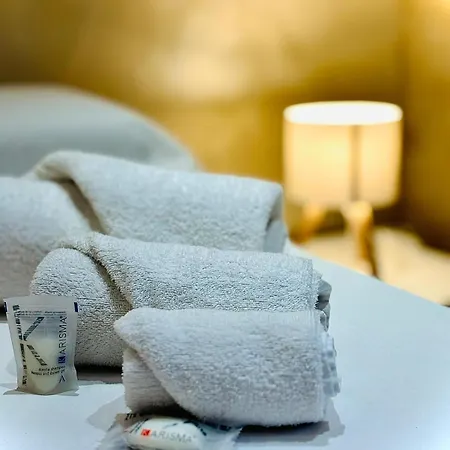 Monti Hideaway - Walk To Colosseum & Forum 아파트 *